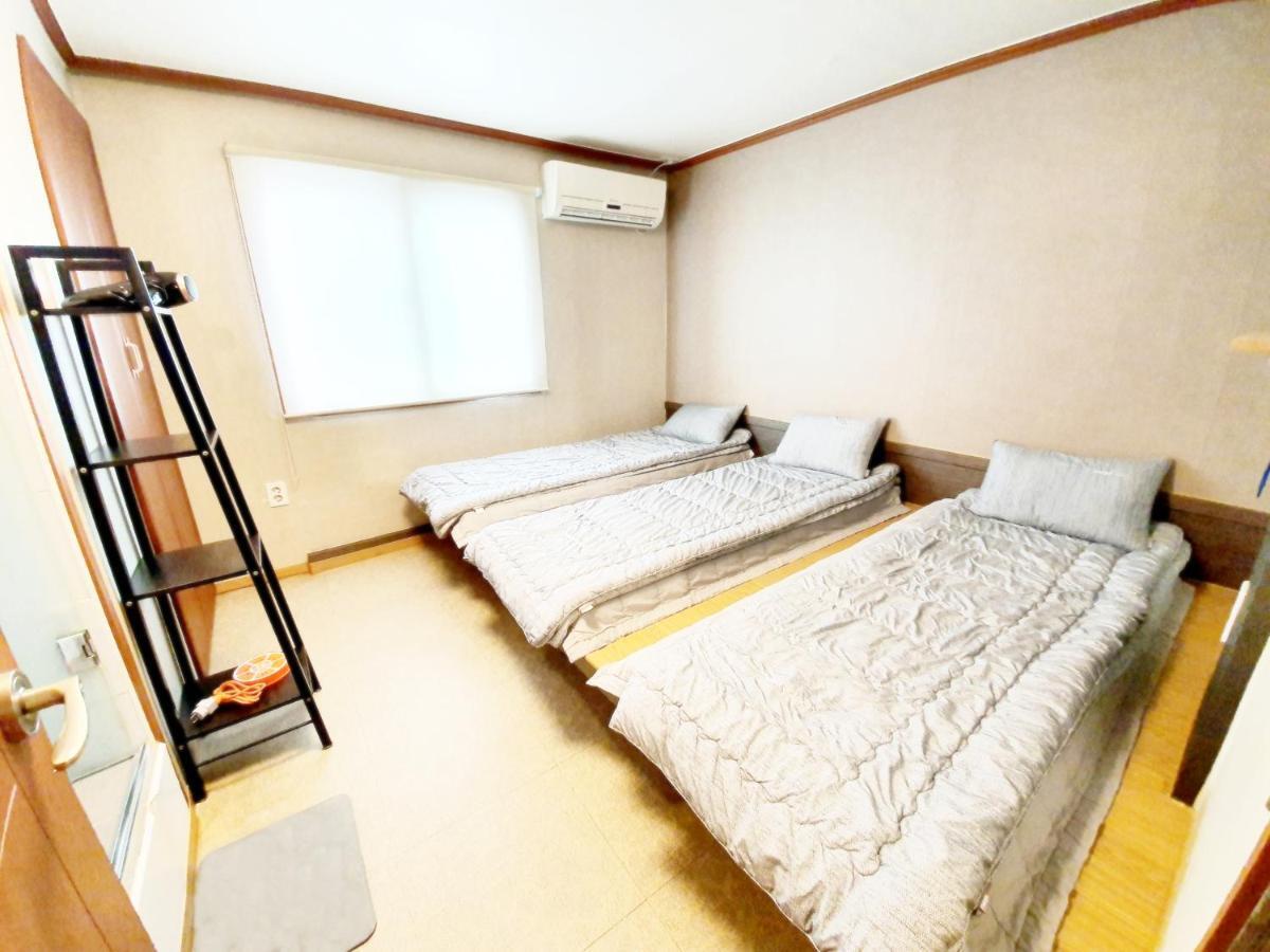 Twin Panda Guesthouse Сеул Екстериор снимка
