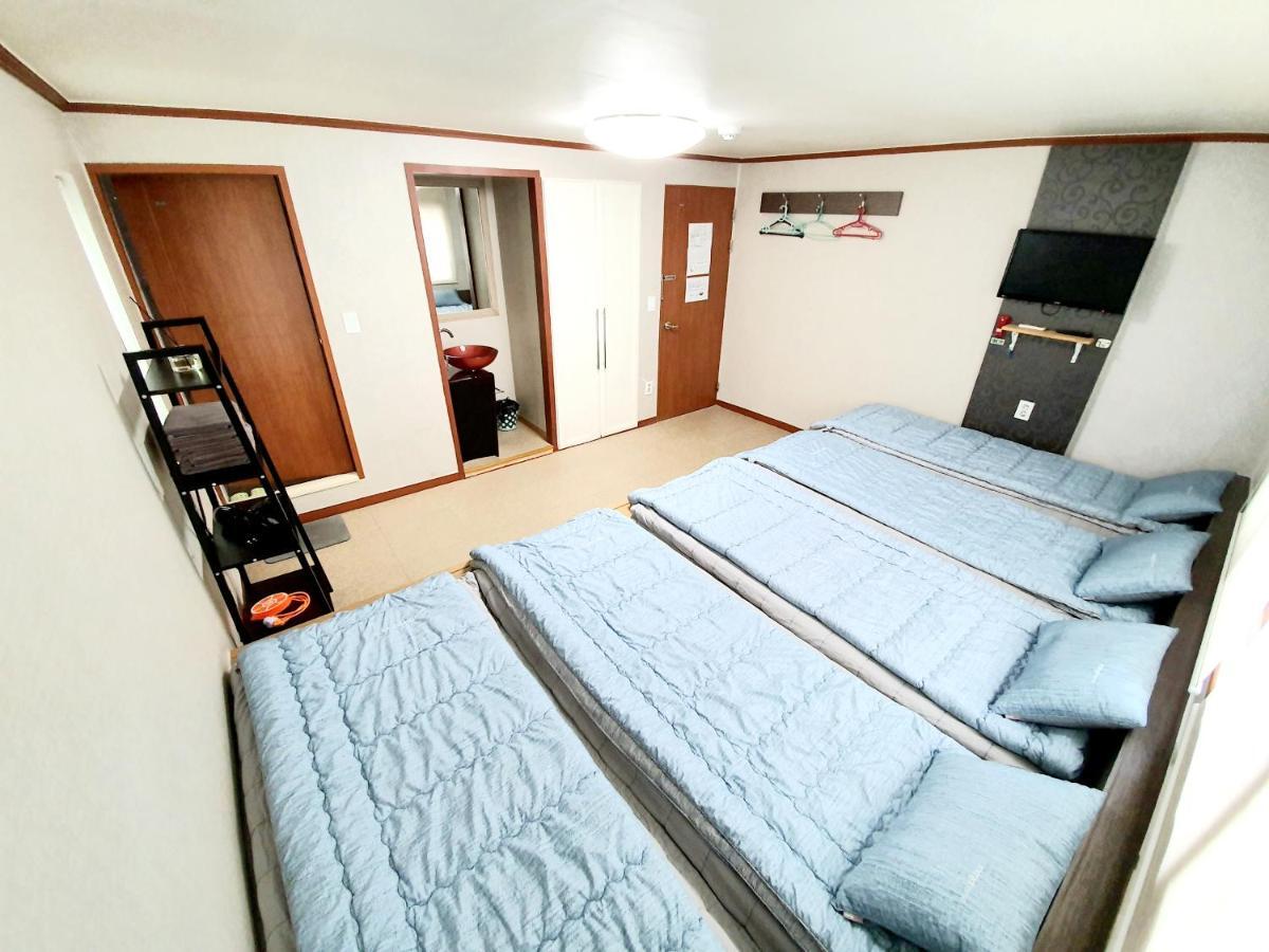 Twin Panda Guesthouse Сеул Екстериор снимка
