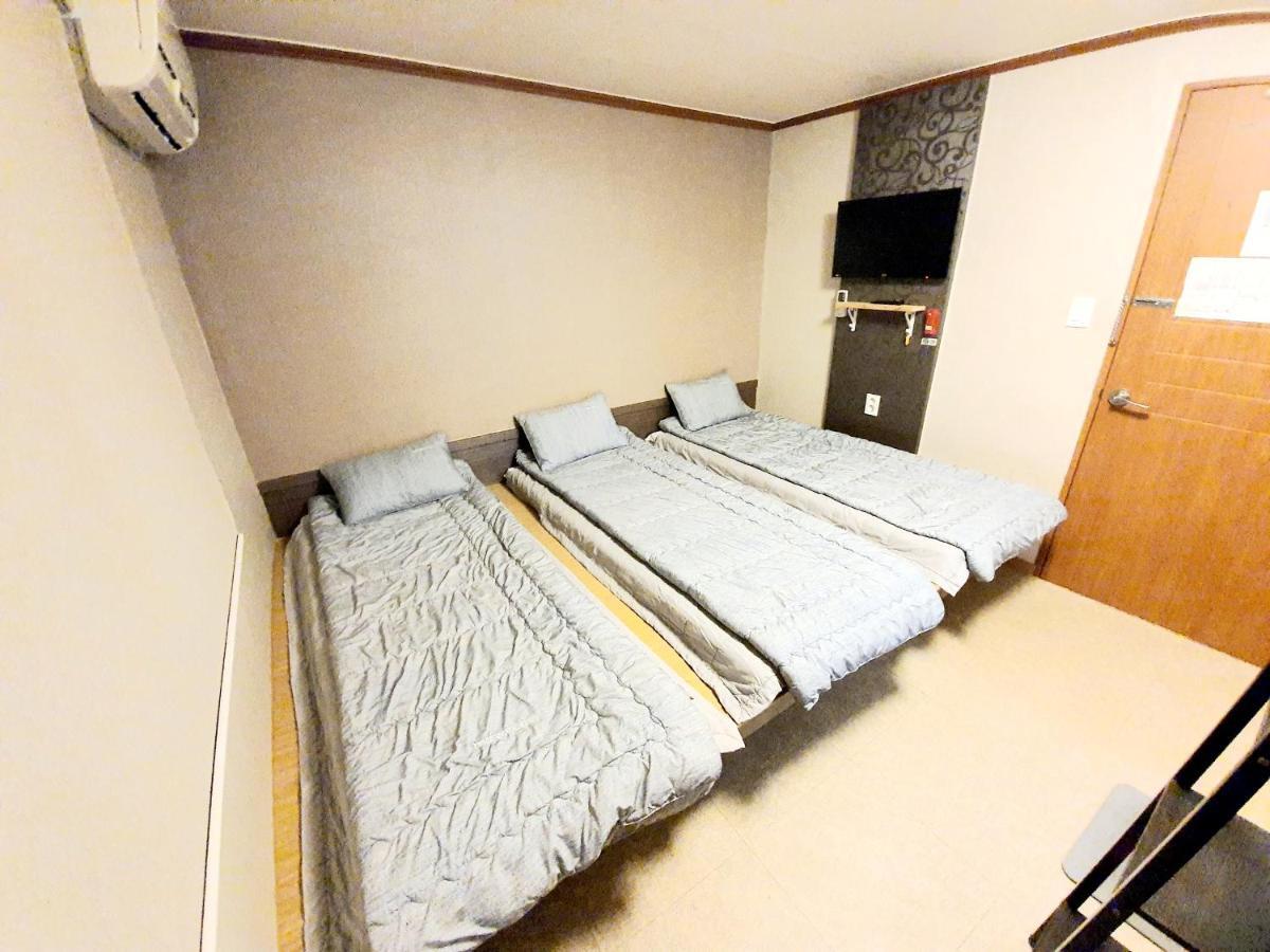 Twin Panda Guesthouse Сеул Екстериор снимка