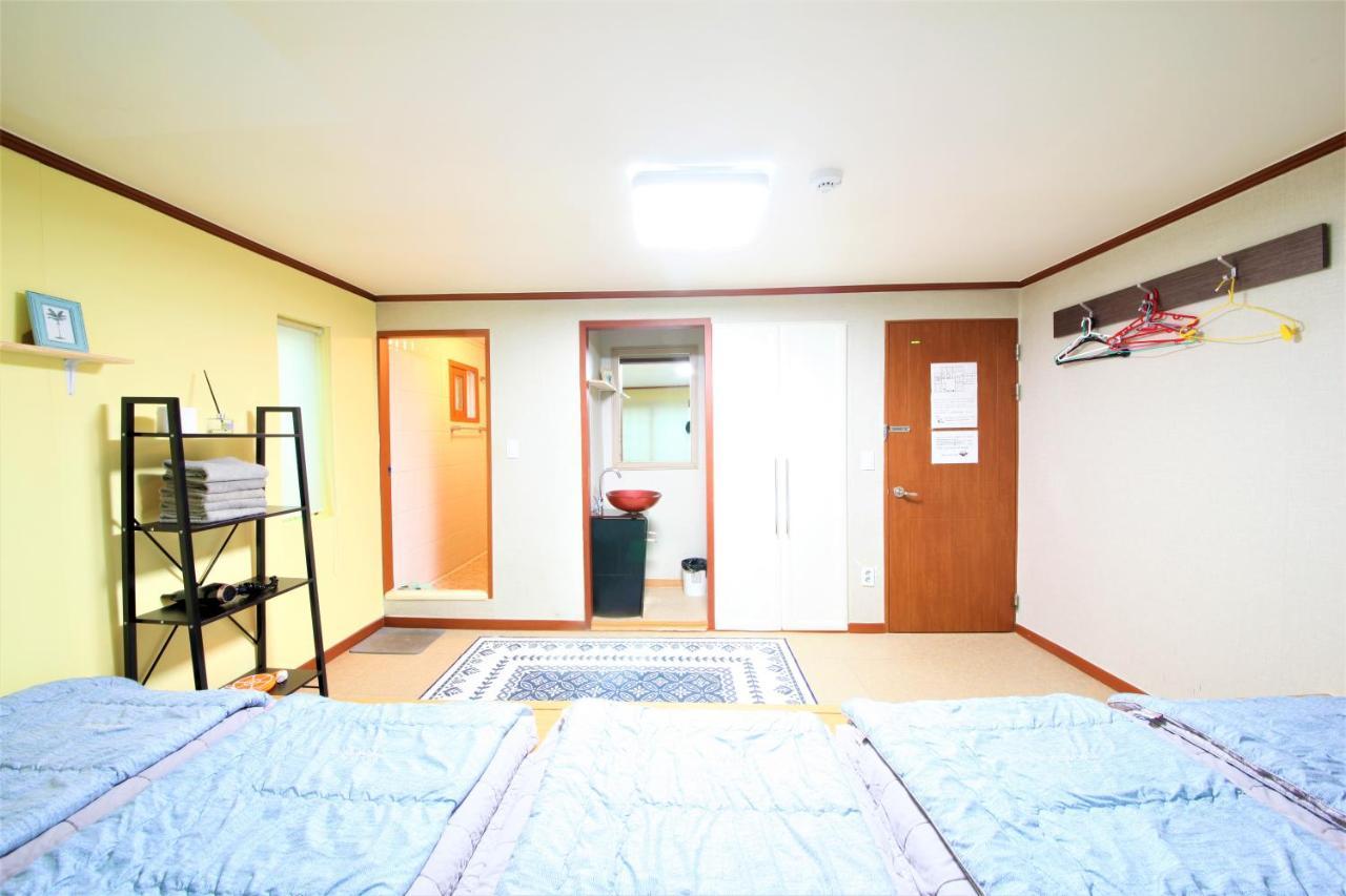 Twin Panda Guesthouse Сеул Екстериор снимка