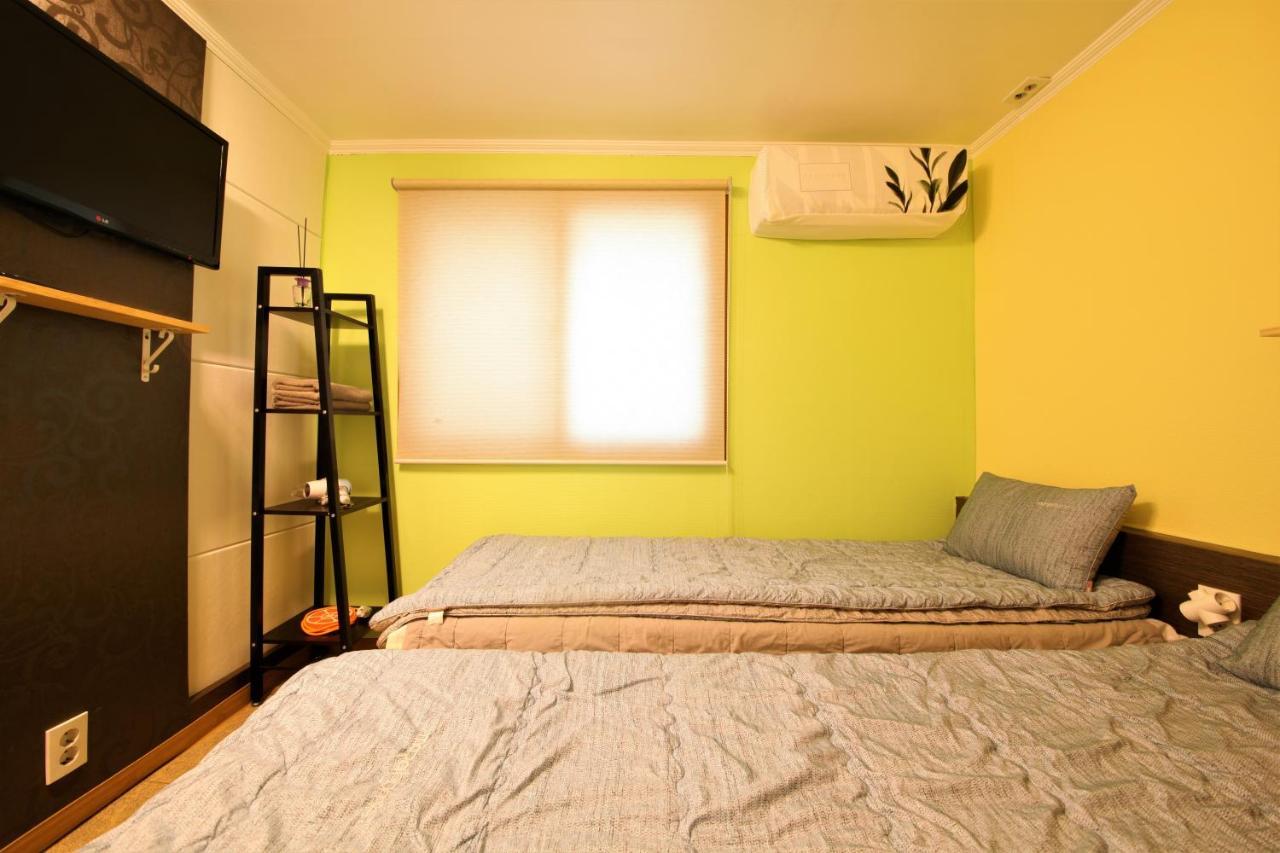 Twin Panda Guesthouse Сеул Екстериор снимка