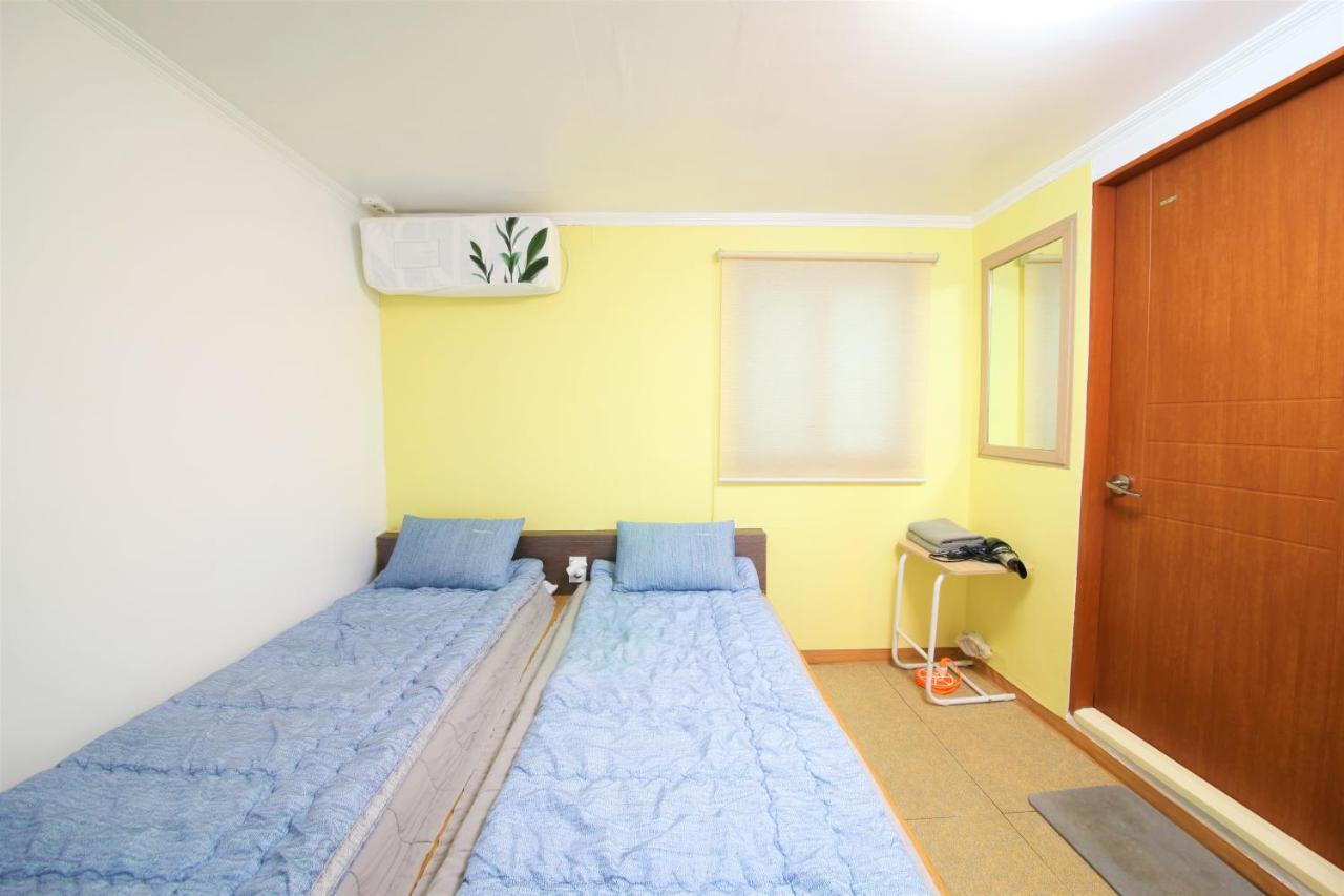 Twin Panda Guesthouse Сеул Екстериор снимка