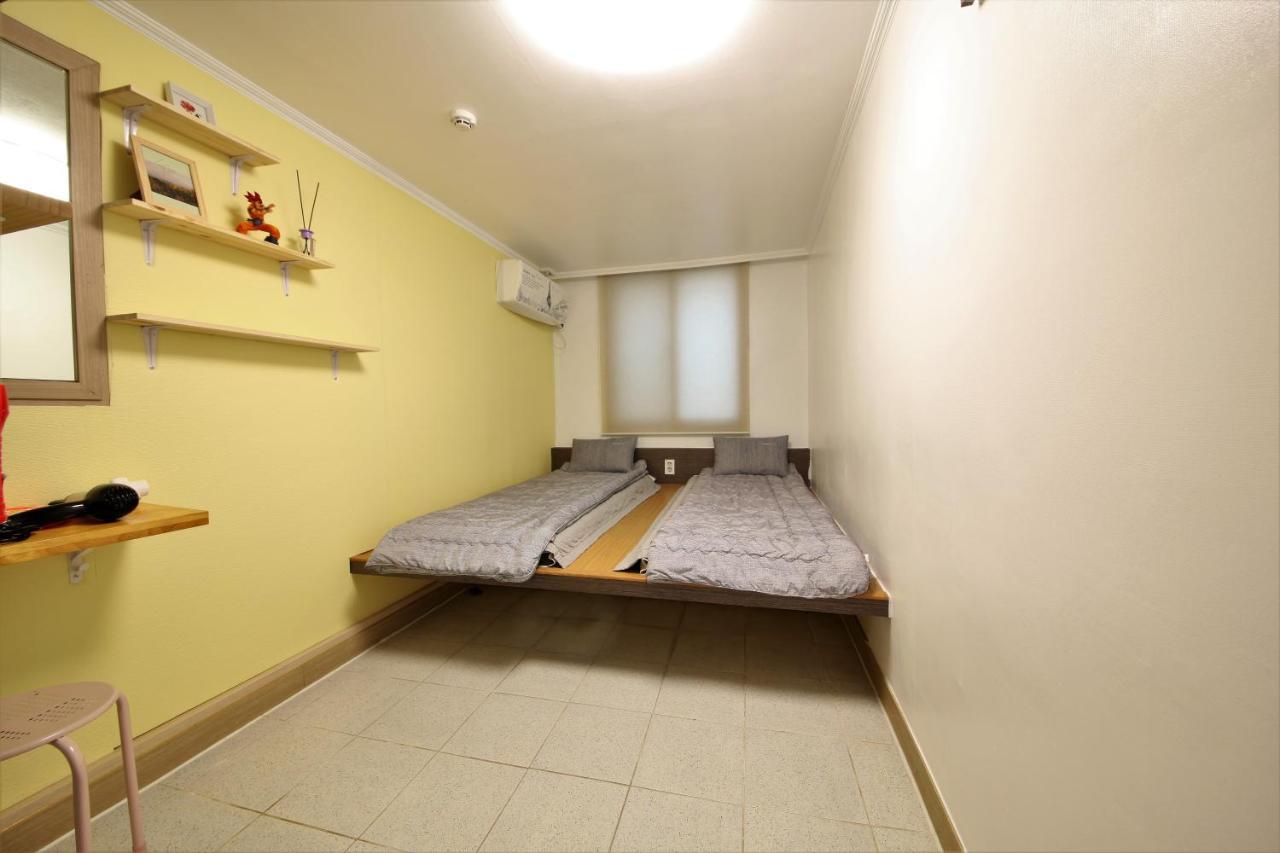 Twin Panda Guesthouse Сеул Екстериор снимка