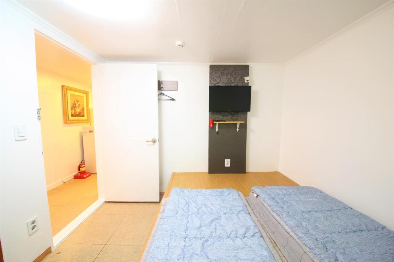 Twin Panda Guesthouse Сеул Екстериор снимка