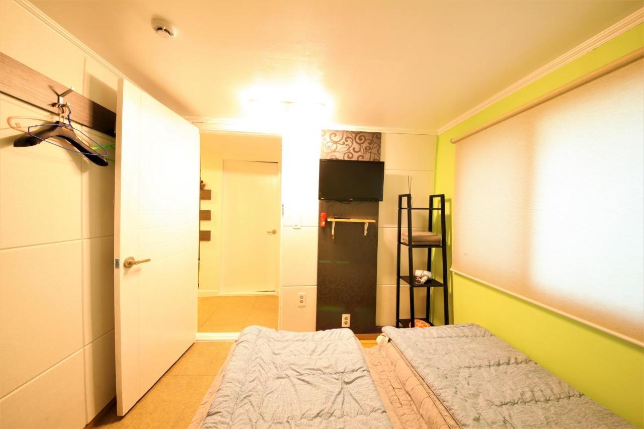 Twin Panda Guesthouse Сеул Екстериор снимка